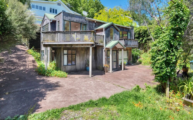 Ponsonby Holiday Home Near The City