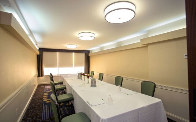 Holiday Inn Athens-University Area