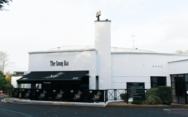 Waterfoot Hotel