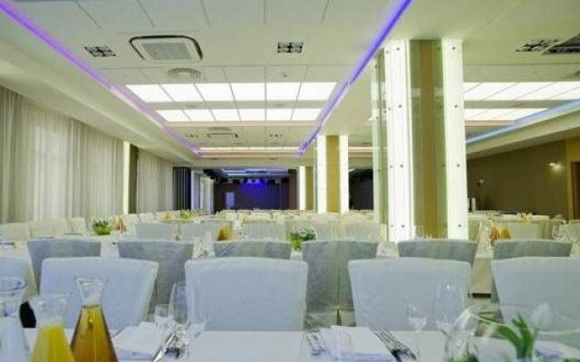 Velvet Hotel & Restaurant