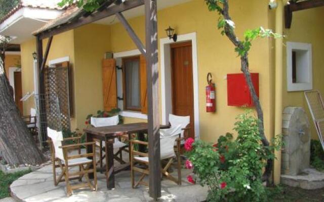 Lysistrata Bungalows