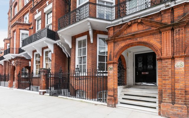 2 Bdr In Knightsbridge By The Residences