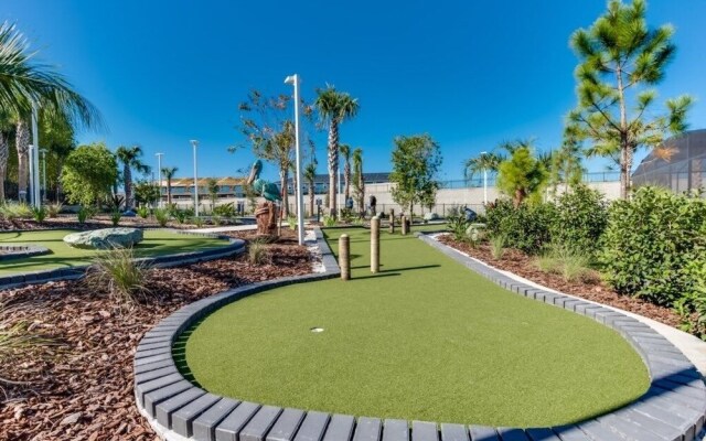 2089elcir 8 Bedroom Villa by RedAwning