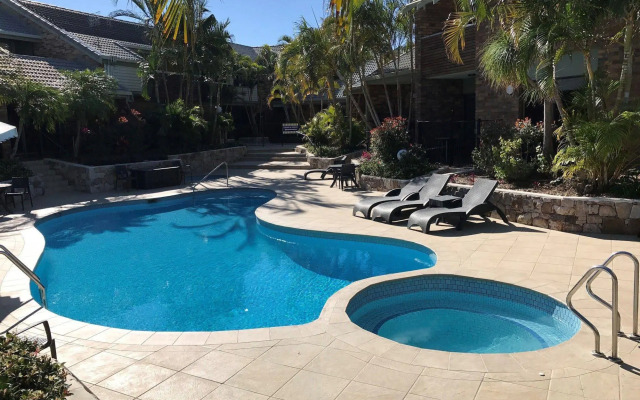 Glen Eden Beach Resort