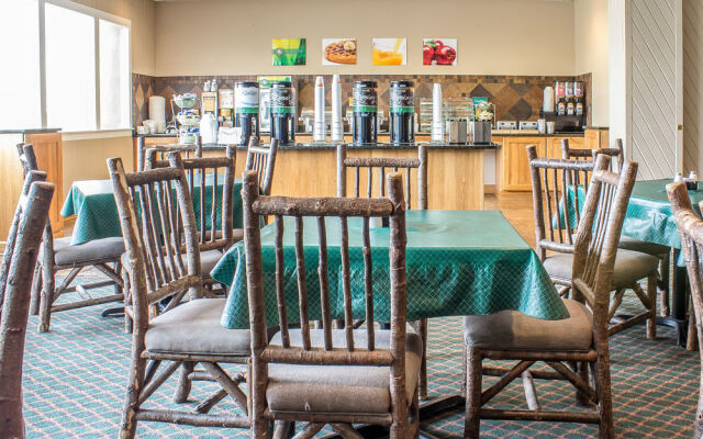 Quality Inn & Suites Event Center