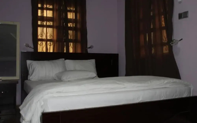 Ayoluyem Hotel