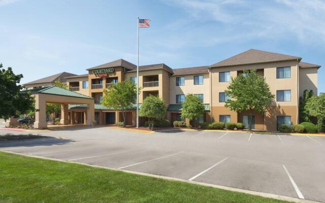Courtyard by Marriott Akron Fairlawn