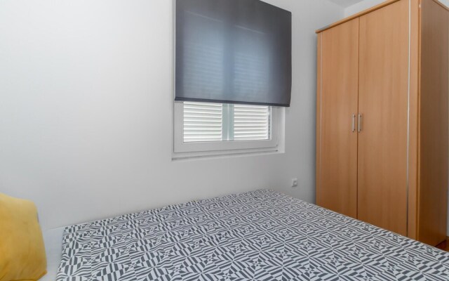 Amazing Apartment in Dramalj With 2 Bedrooms and Wifi