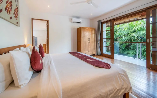 Fabulous Private Villa, 3 BR, Canggu With Staff