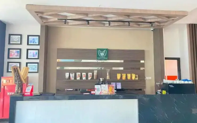 Grand Maleo Hotel & Convention