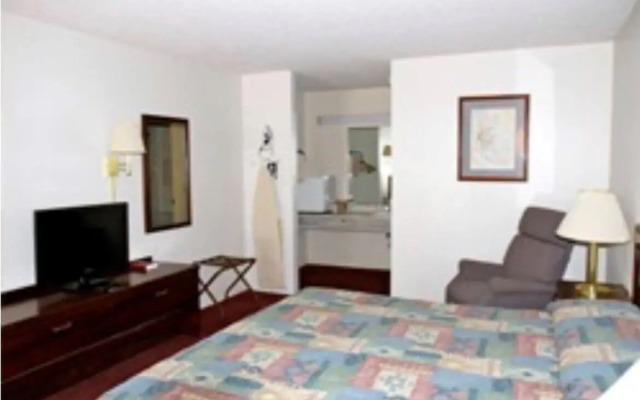 Limetree Inn & Suites