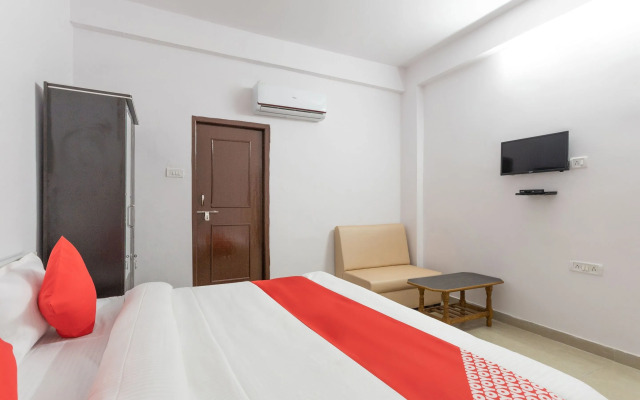 OYO 28691 Hotel Golden Star