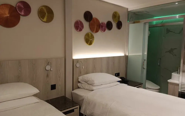 Royal Jade Boutique Hotel