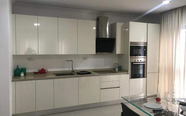 Executive 3 bedroom Apartment Space Available