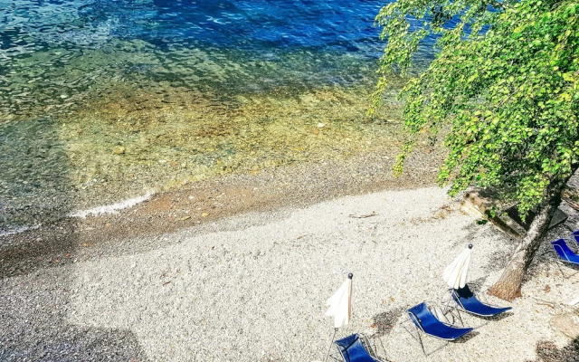 Al Lago by Design Studio