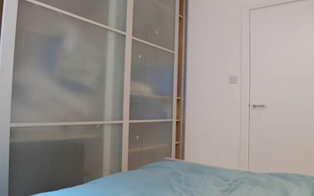 2 Bedroom Maisonette House Close to Hyde Park