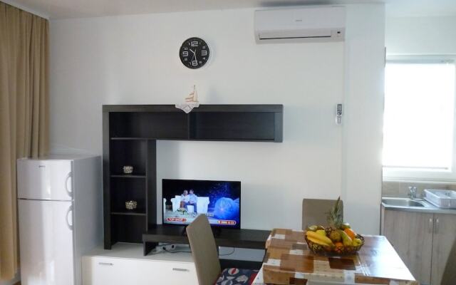 Apartments Tisa With Seaview