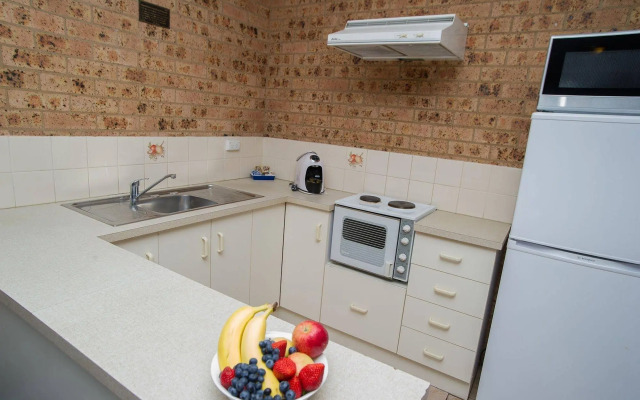 Manera Heights Apartment Motel