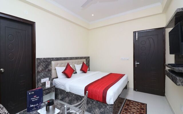 OYO 13658 Hotel Tanish Palace