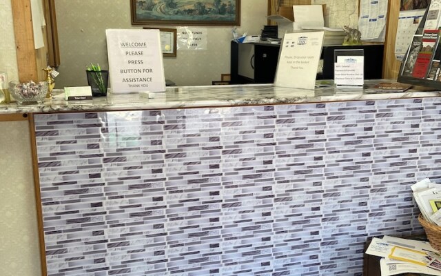 Colonial Inn Dyersville