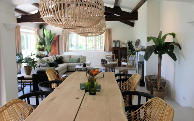 Luxurious Villa in Mougins With Swimming Pool