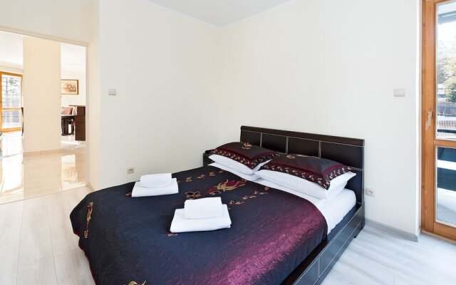Limba Apart House