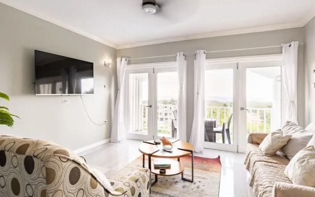 Charming Sea View Town House Chef Driver Optional
