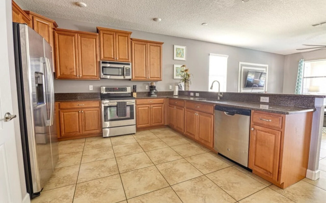 Christopers 9-bedroom Vacation Home