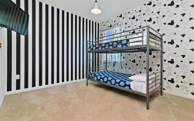 Beautiful Spacious House By Disney