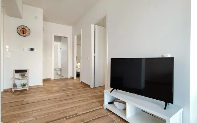 WSD Luxury Bright 2BD Apt with Sea view Balcony
