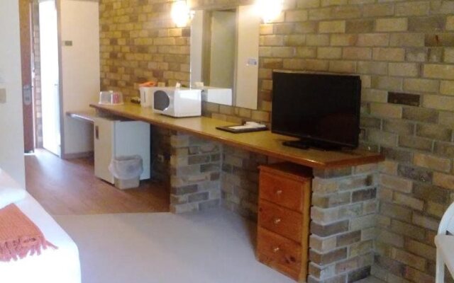 Magdala Motor Lodge & Lakeside Restaurant