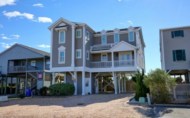 The Seventh Day 6 Bedroom Home by RedAwning