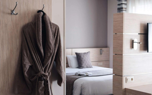 Ibis Styles Charleroi Airport Aero44