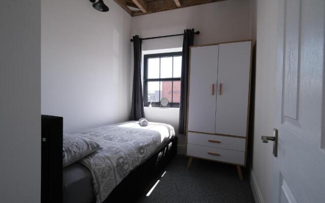 The Eden Warehouse - Green Apartment, sleeps 5