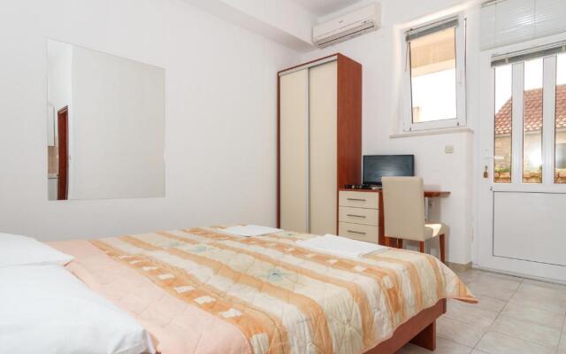 Apartments & Rooms Konoba Tomić