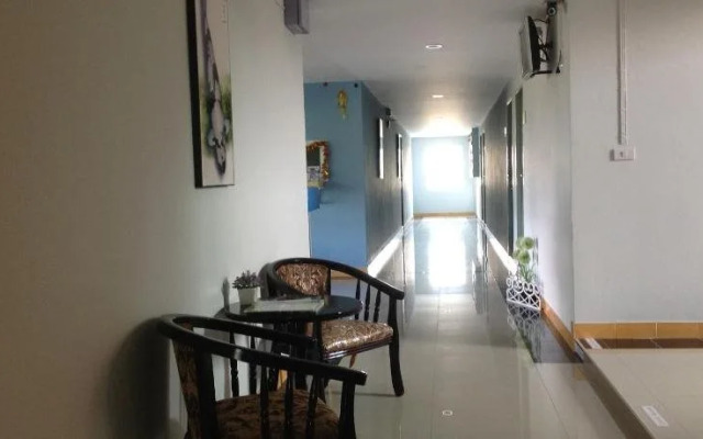 Siri Sothorn Apartment