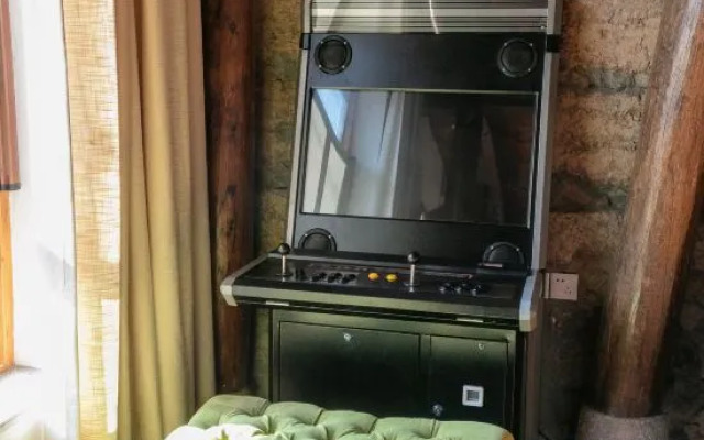 Moganshan Creekside Wood House