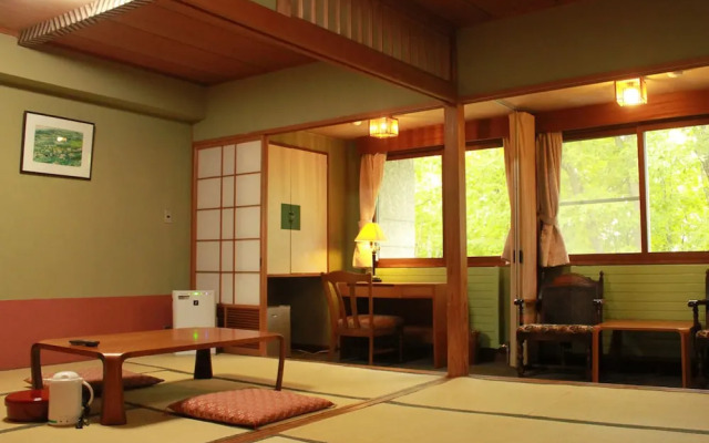 Hotel Astoria (Nagano)