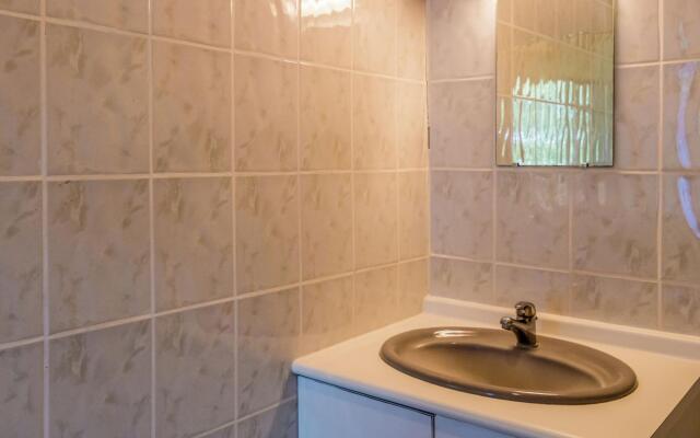 Modern Holiday Home in Salignac-Eyvigues with Swimming Pool