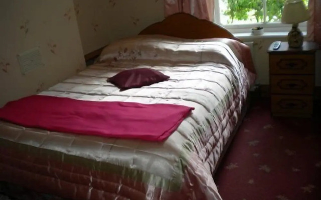 Riverside House Bed & Breakfast