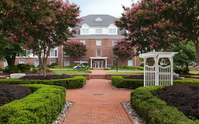 Virginia Crossings Hotel, Tapestry Collection By Hilton