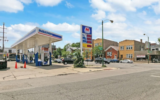 Comfort 2BR - Erie 1R