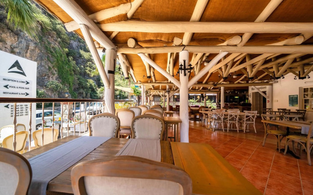 Ata Lagoon Beach Hotel