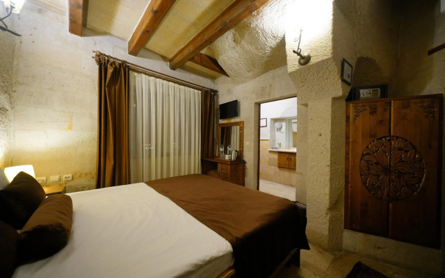 Harman Cave Hotel