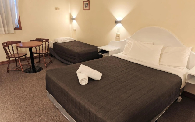St Georges Motor Inn – Guest Rooms – Melbourne