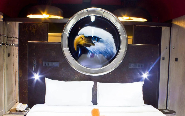 Nicky's Handlebar Hotel