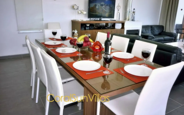 Blue - Beach Front Spectacular Villa Sleeps 10