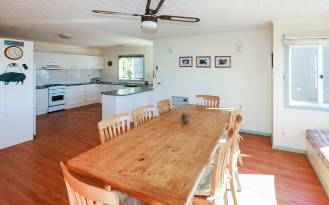 Tennerhof - Large Waterfront Home