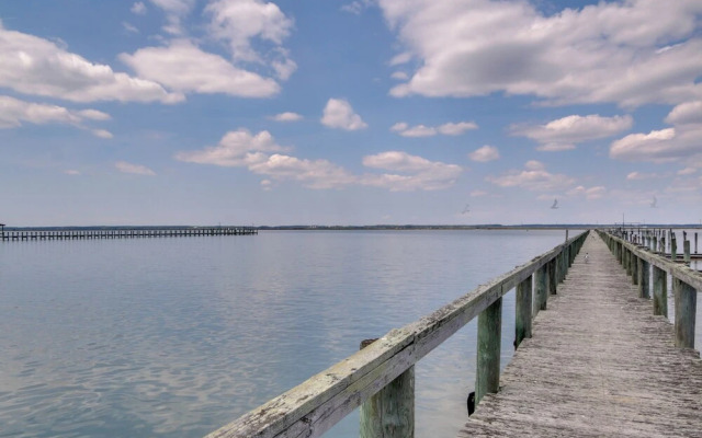 Bayfront Chincoteague Getaway W/ Fire Pit!