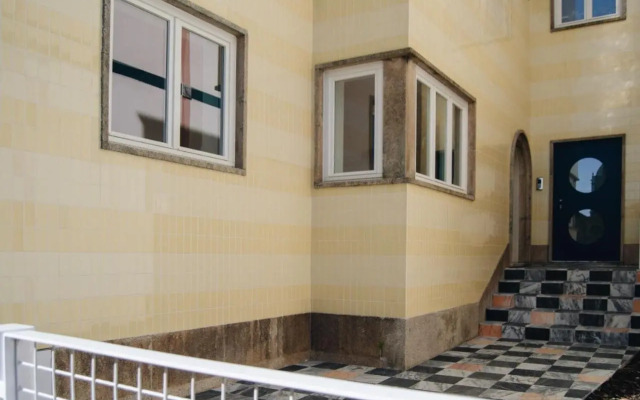 Oxford Green House by LovelyStay